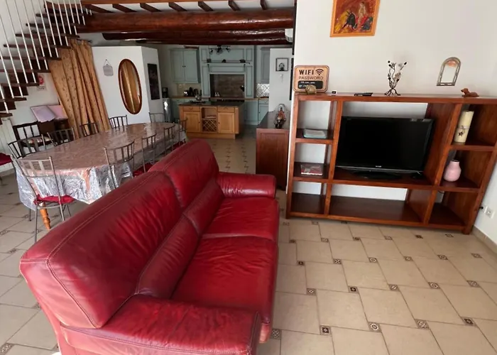 بيت للعطل Provencal With Pool *