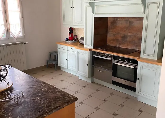 Provencal With Pool Cavillargues