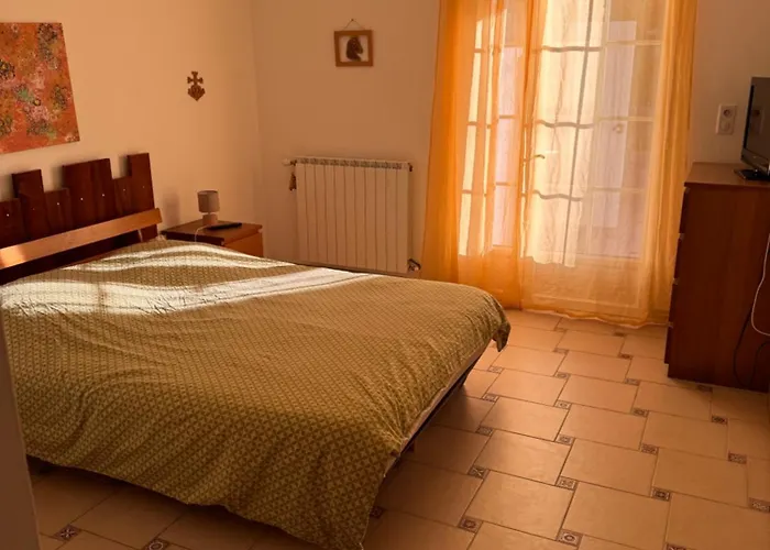 بيت للعطل Provencal With Pool